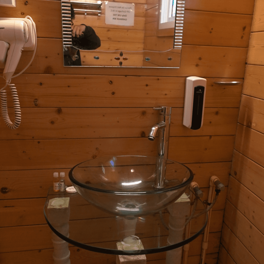 ecohut06